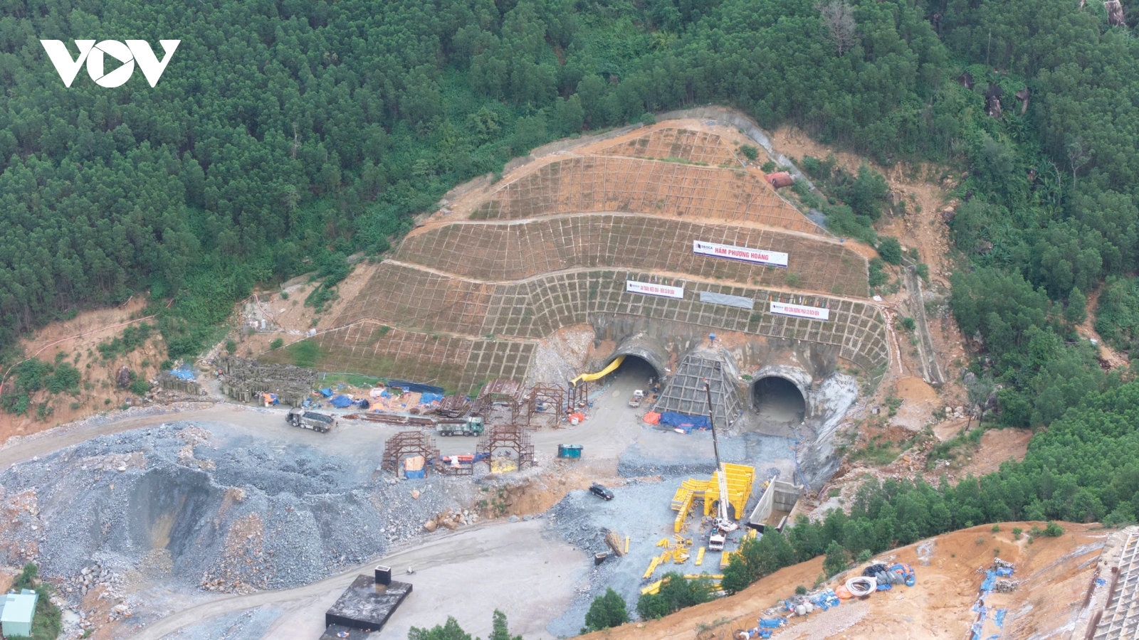 Thông hầm trái đèo Phượng Hoàng cao tốc Khánh Hoà - Buôn Ma Thuột